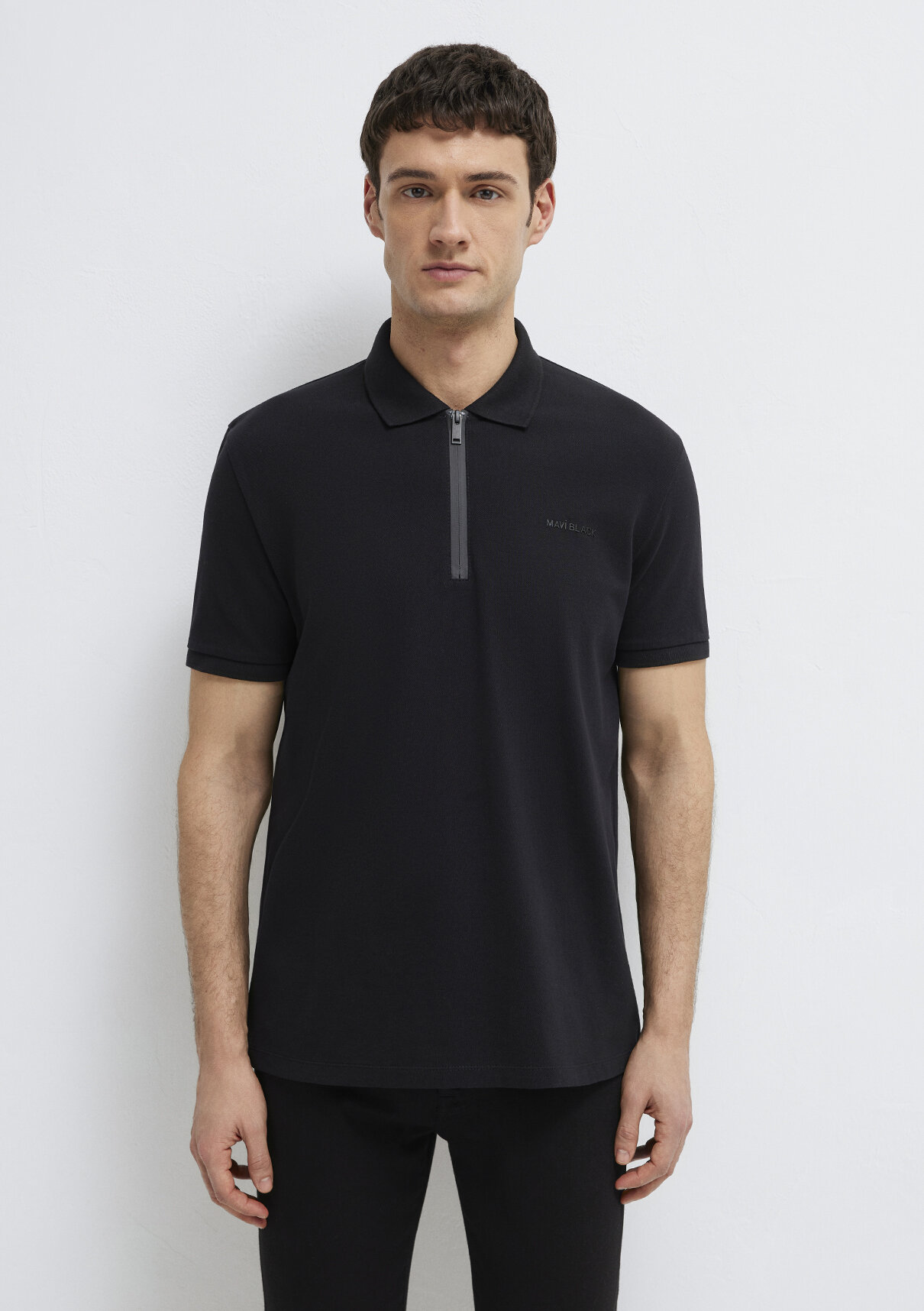 Mavi Black Fermuarlı Siyah Polo Tişört görsel 4