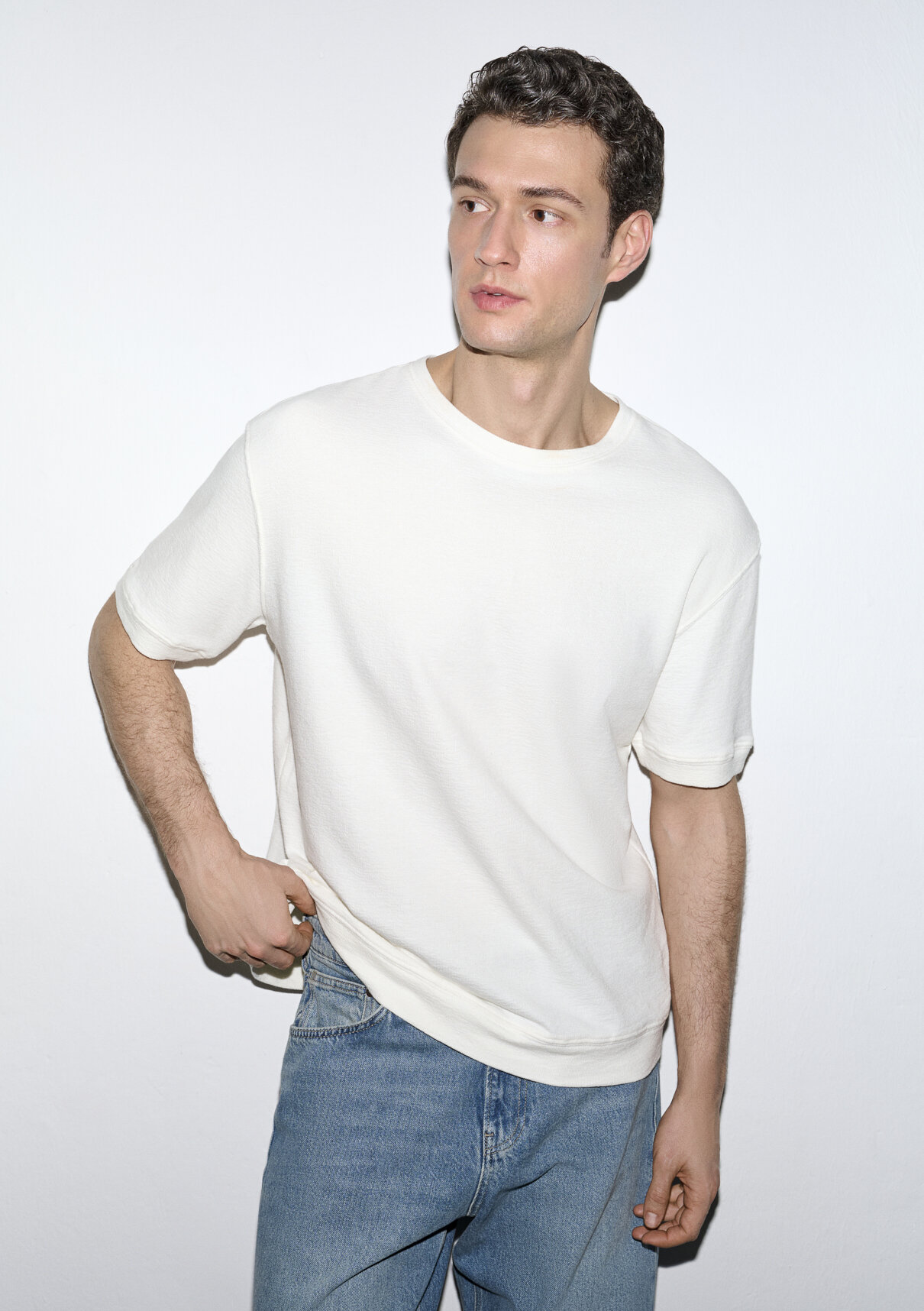 Mavi Bisiklet Yaka Ekru Tişört