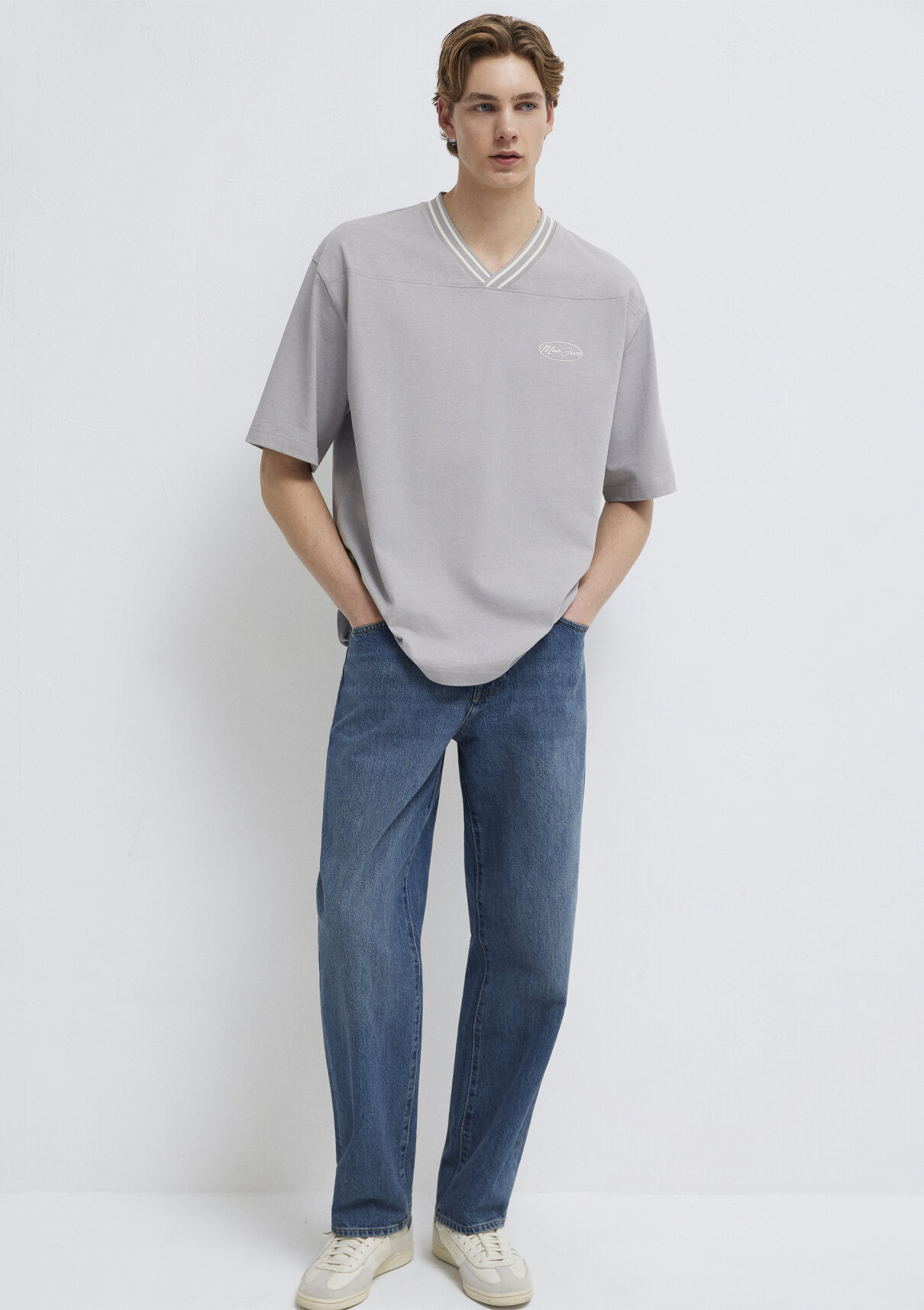 Mavi Jeans Nakışlı V Yaka Gri Tişört görsel 3
