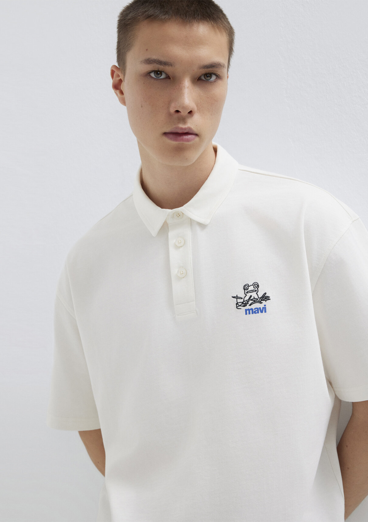 Mavi Logo Ekru Polo Tişört