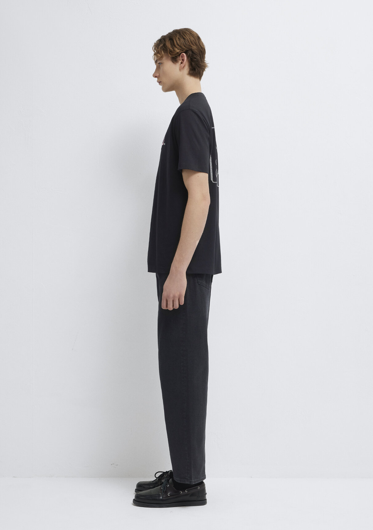 Mavi Baskılı Siyah Tişört görsel 4