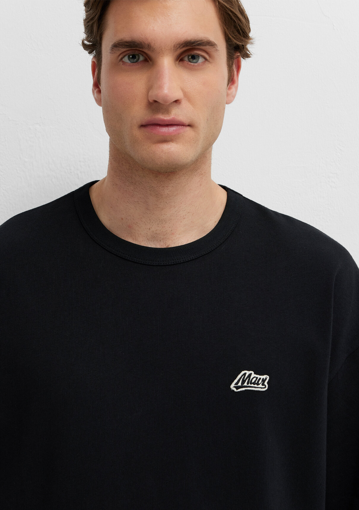 Mavi Patch Logo Nakışlı Siyah Tişört görsel 6