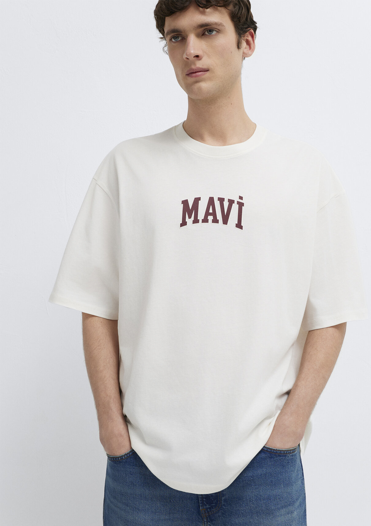 Mavi Logo Baskılı Ekru Tişört