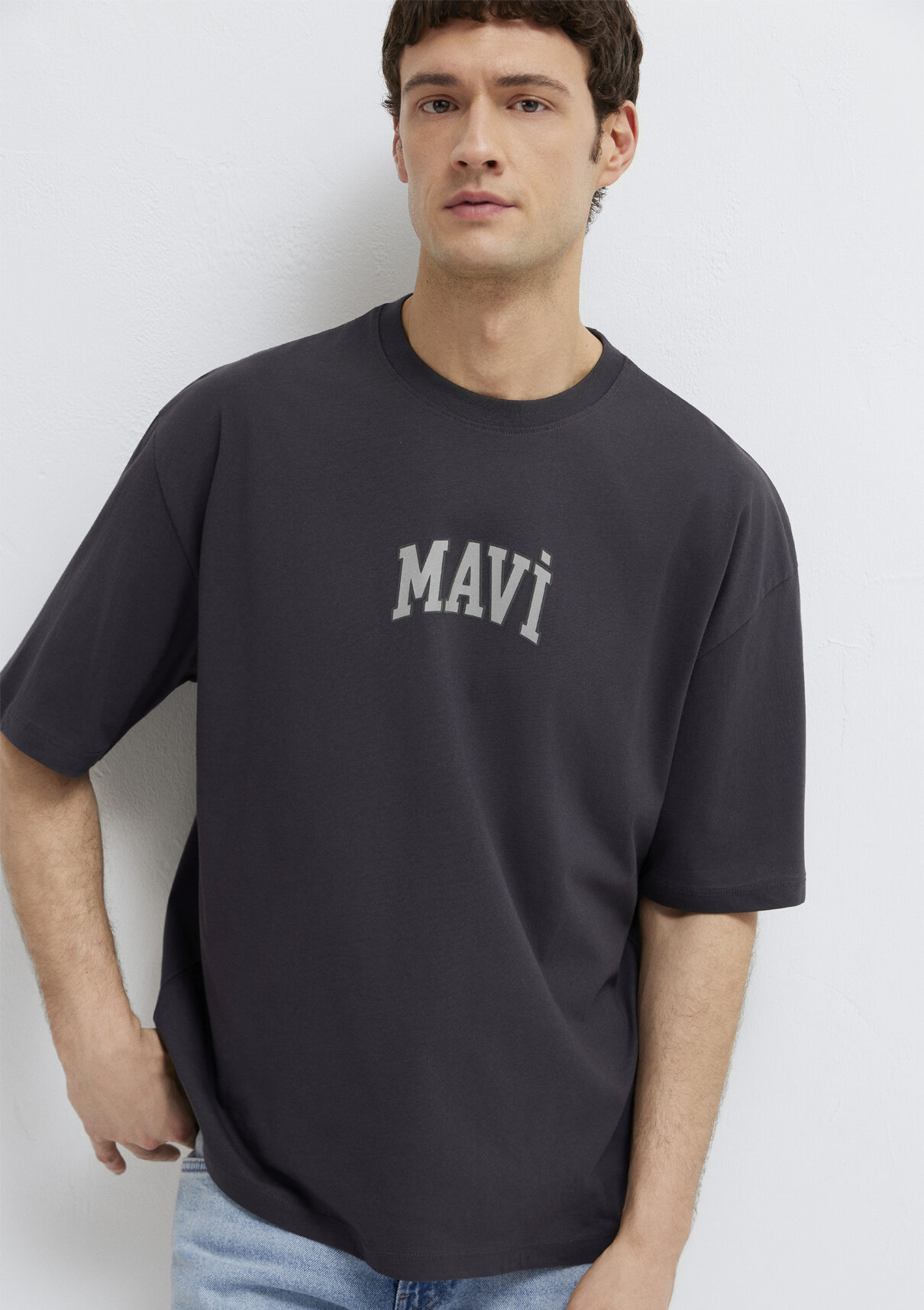 Mavi Logo Baskılı Antrasit Tişört