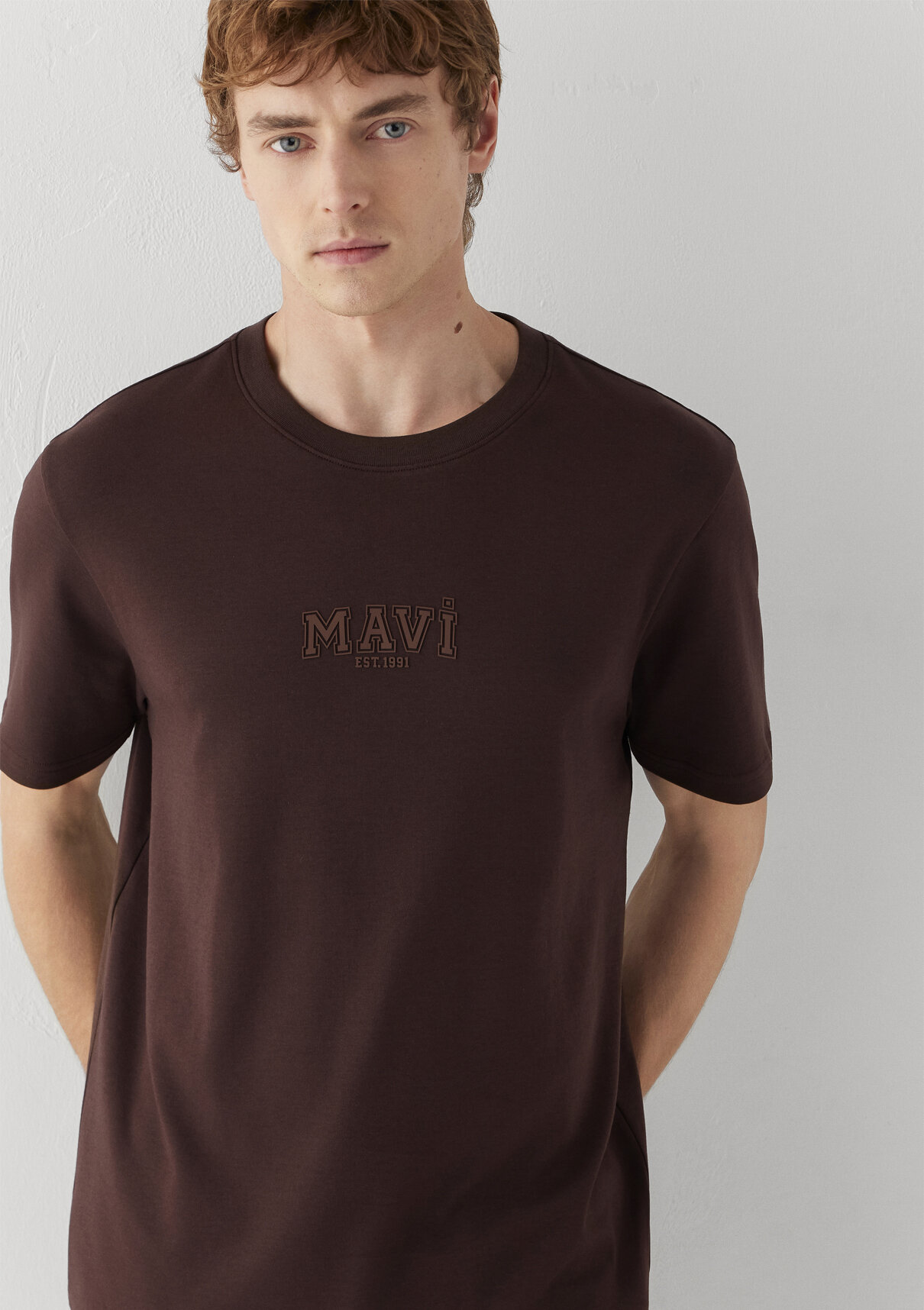 Mavi Logo Kahverengi Tişört görsel 2