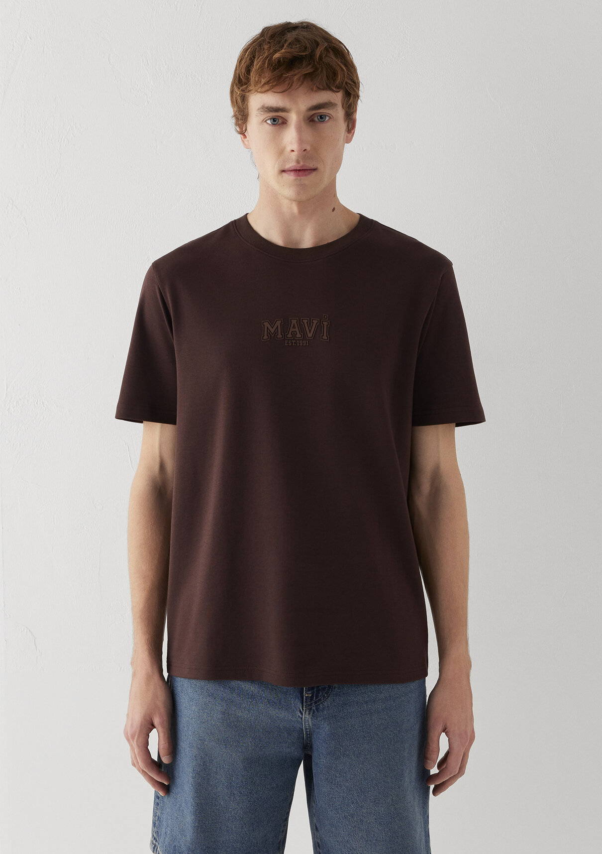 Mavi Logo Kahverengi Tişört görsel 3