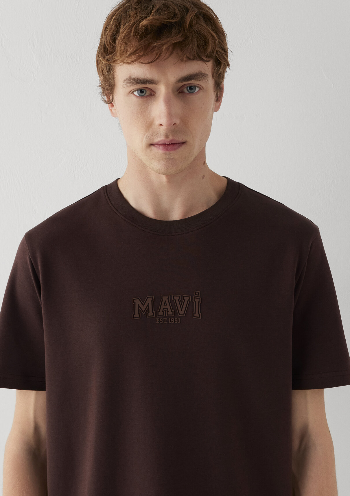 Mavi Logo Kahverengi Tişört görsel 6