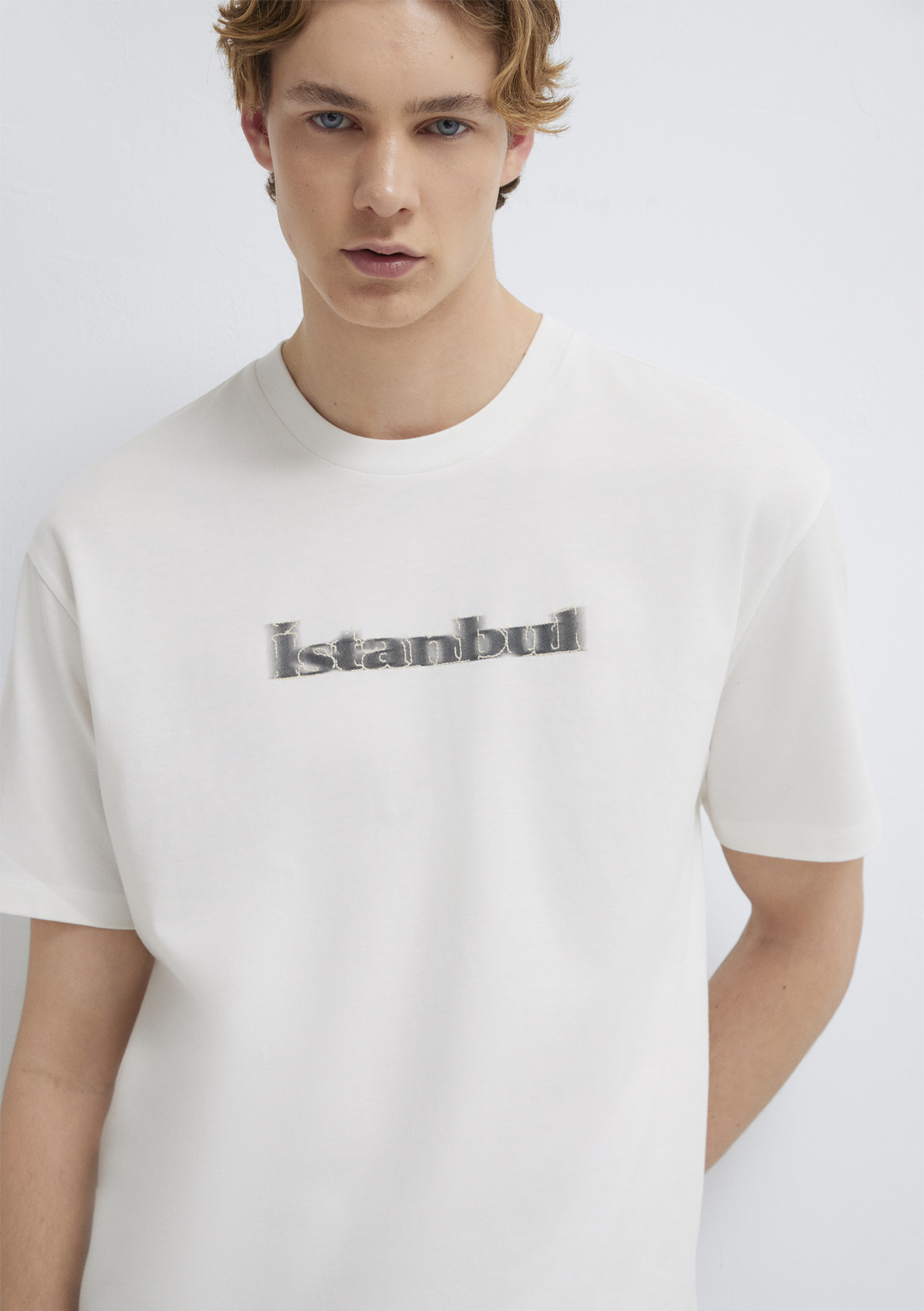 Mavi İstanbul Baskılı Ekru Tişört