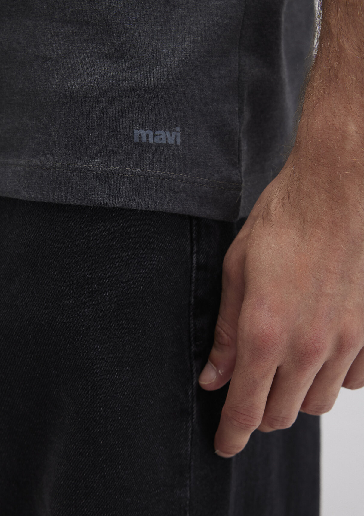 Mavi Stretch V Yaka Antrasit Basic Tişört görsel 7