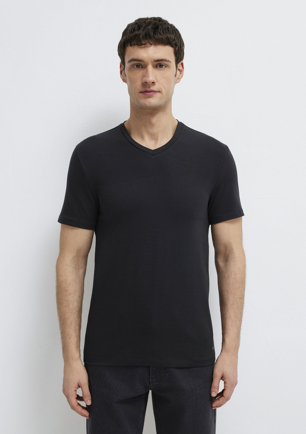 Mavi Stretch V Yaka Siyah Basic Tişört görsel 3