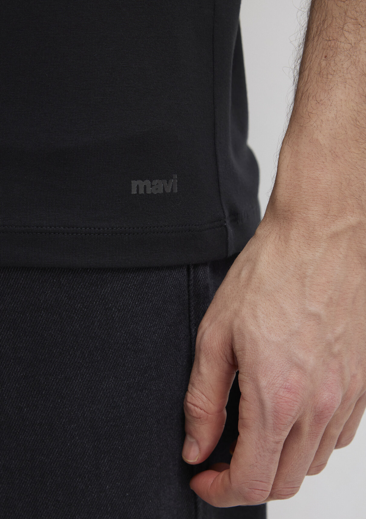 Mavi Stretch V Yaka Siyah Basic Tişört görsel 7