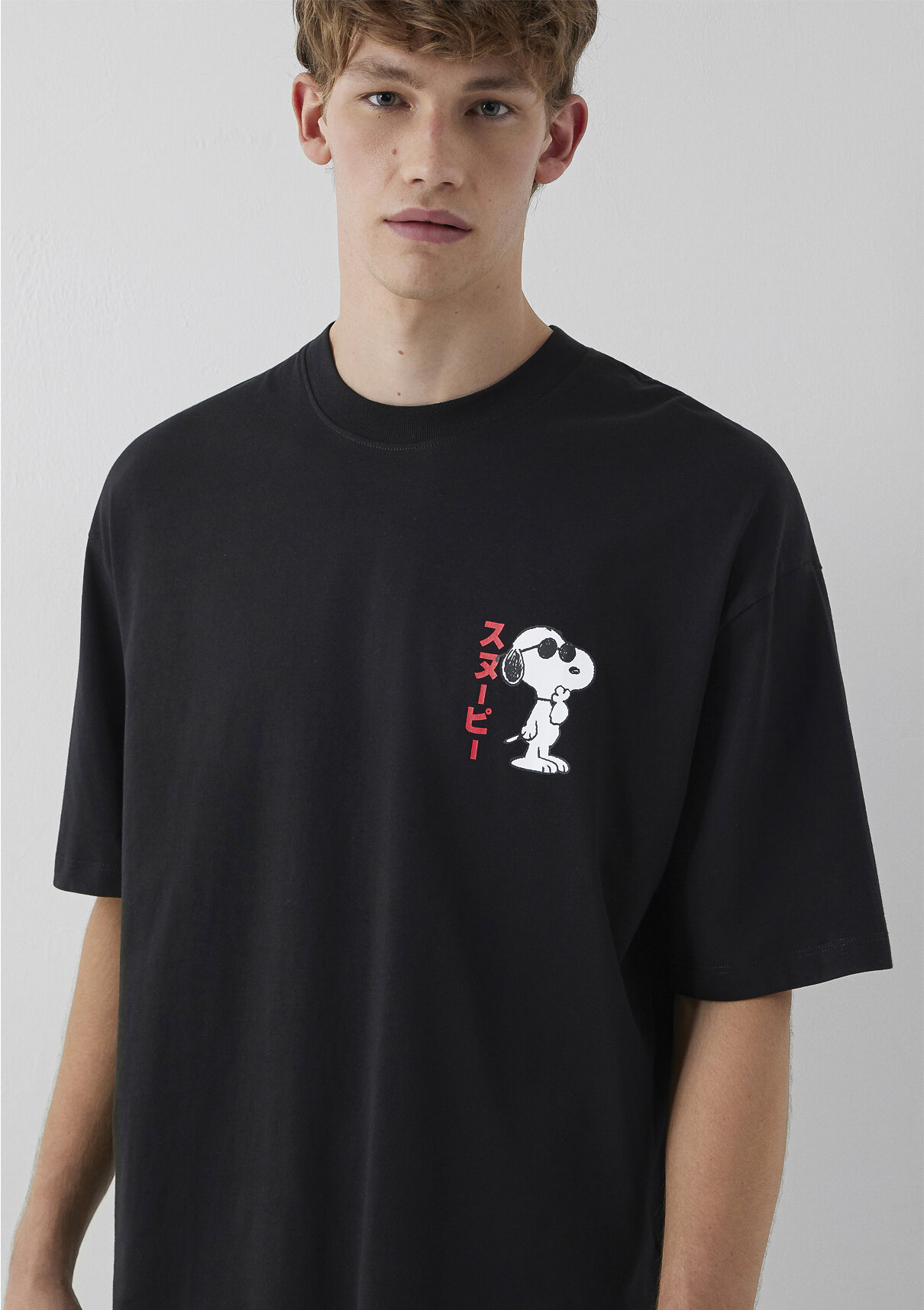 Mavi Snoopy Baskılı Siyah Tişört