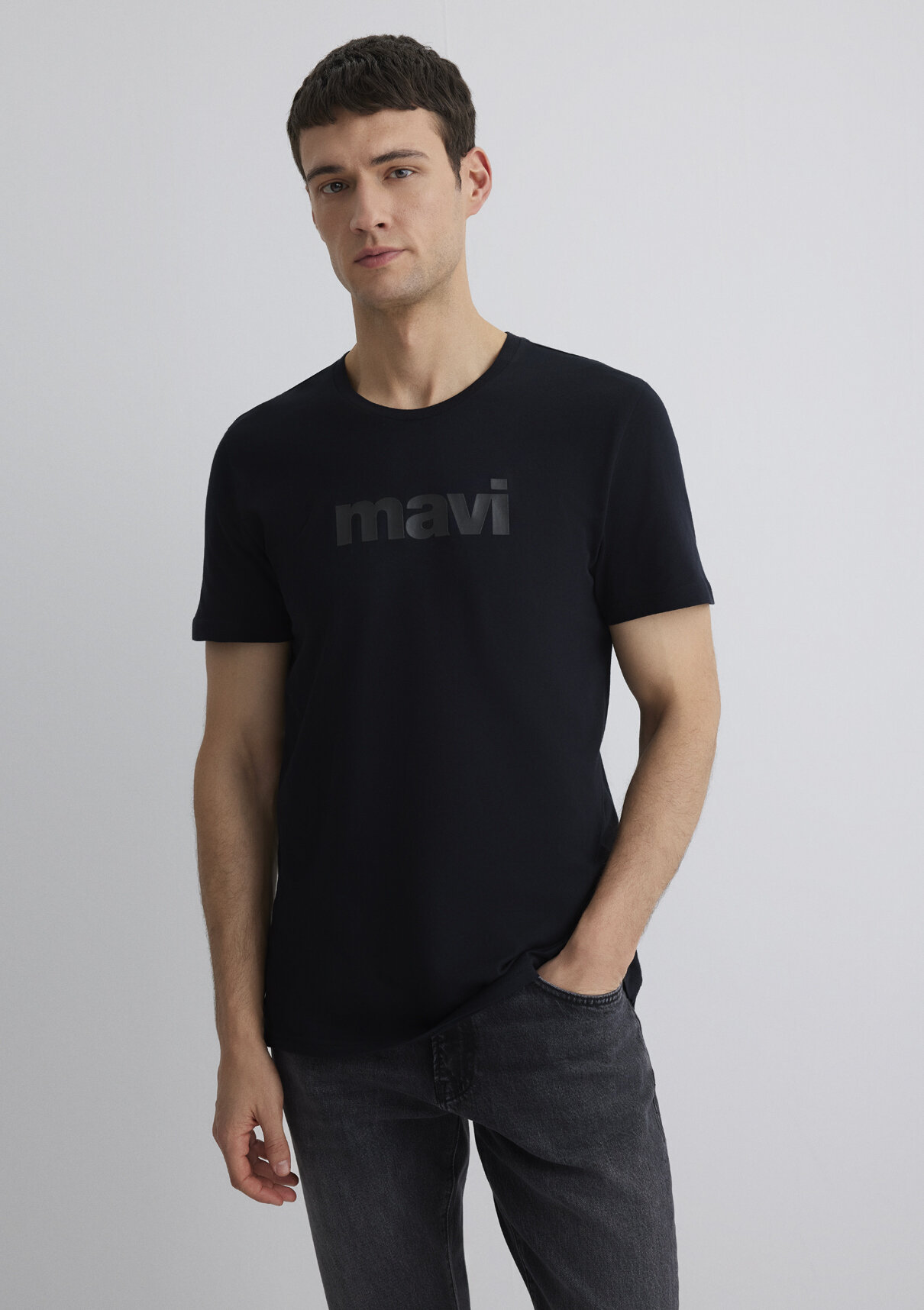 Mavi Logo Baskılı Siyah Tişört görsel 3
