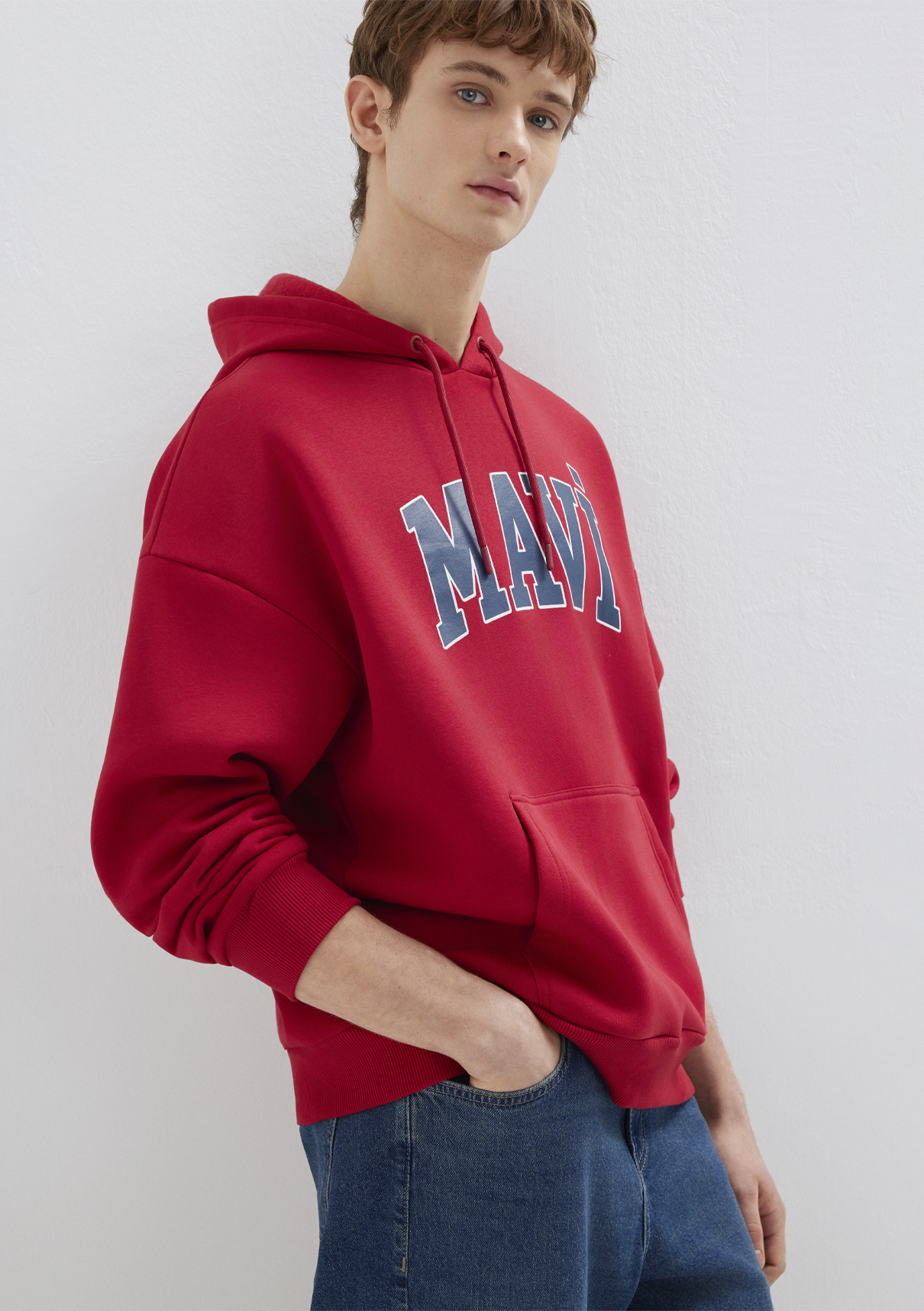 Mavi Logo Baskılı Kapüşonlu Kırmızı Sweatshirt görsel 2