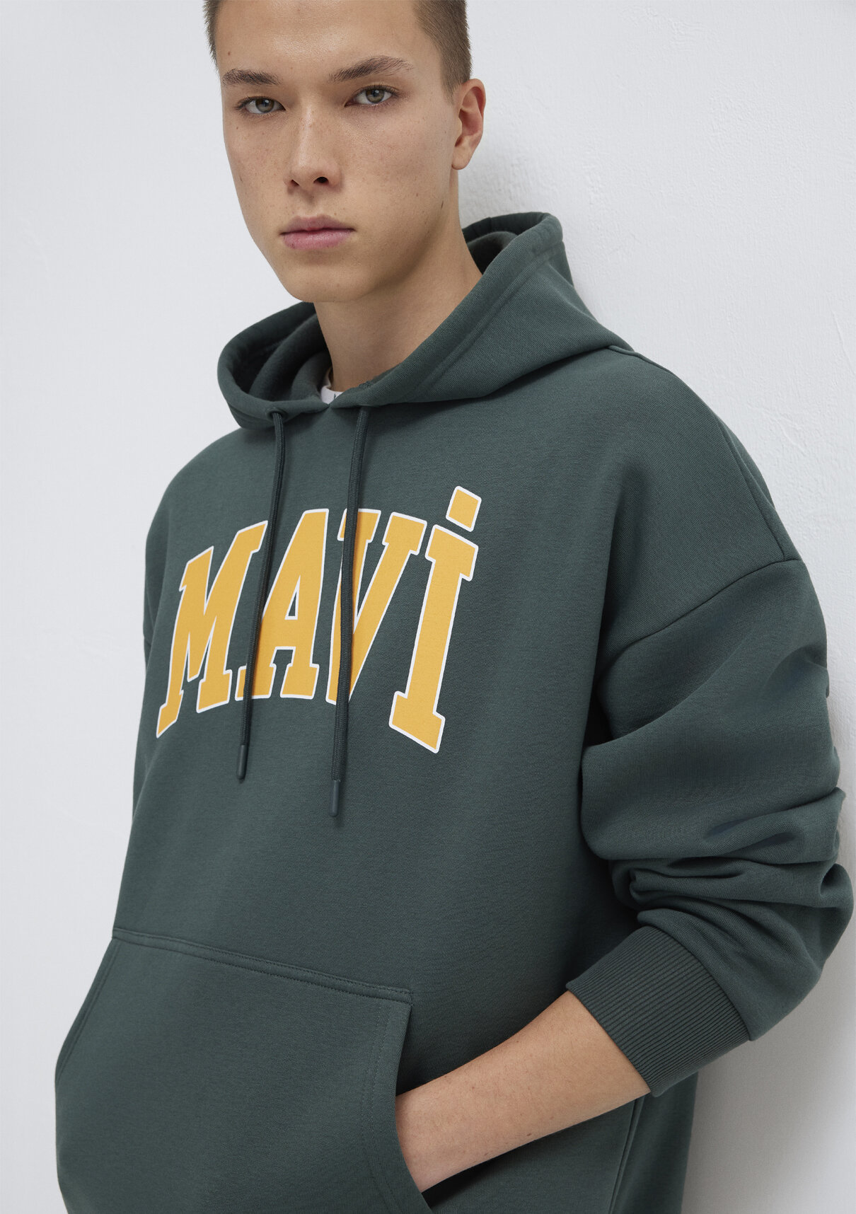 Mavi Logo Baskılı Kapüşonlu Yeşil Sweatshirt görsel 2