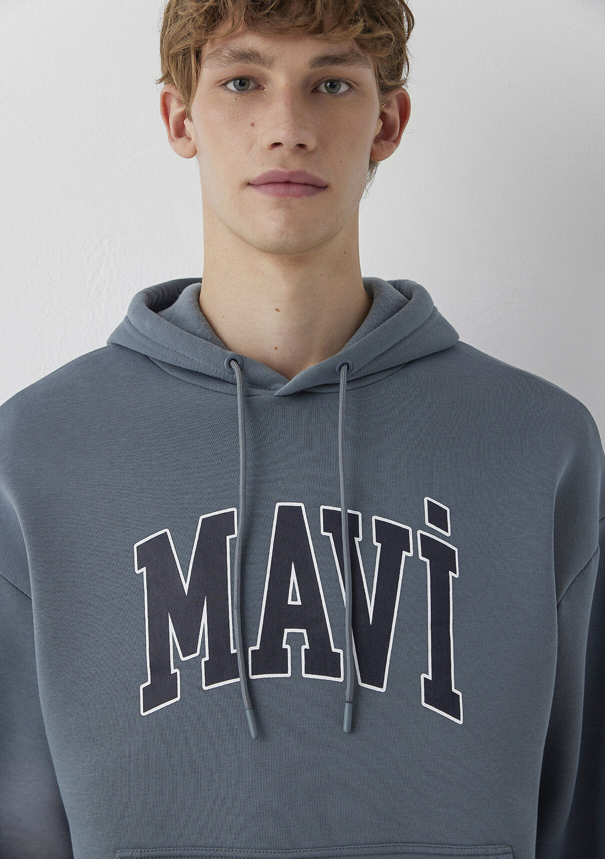 Mavi Logo Baskılı Kapüşonlu Gri Sweatshirt görsel 6