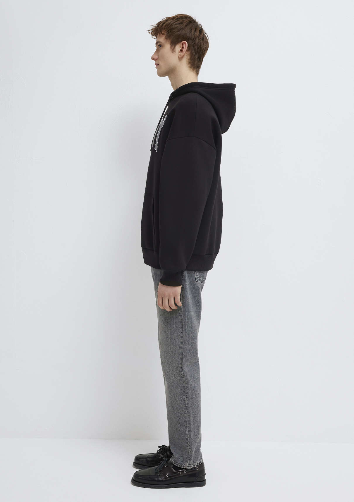 Mavi Logo Baskılı Kapüşonlu Siyah Sweatshirt görsel 4
