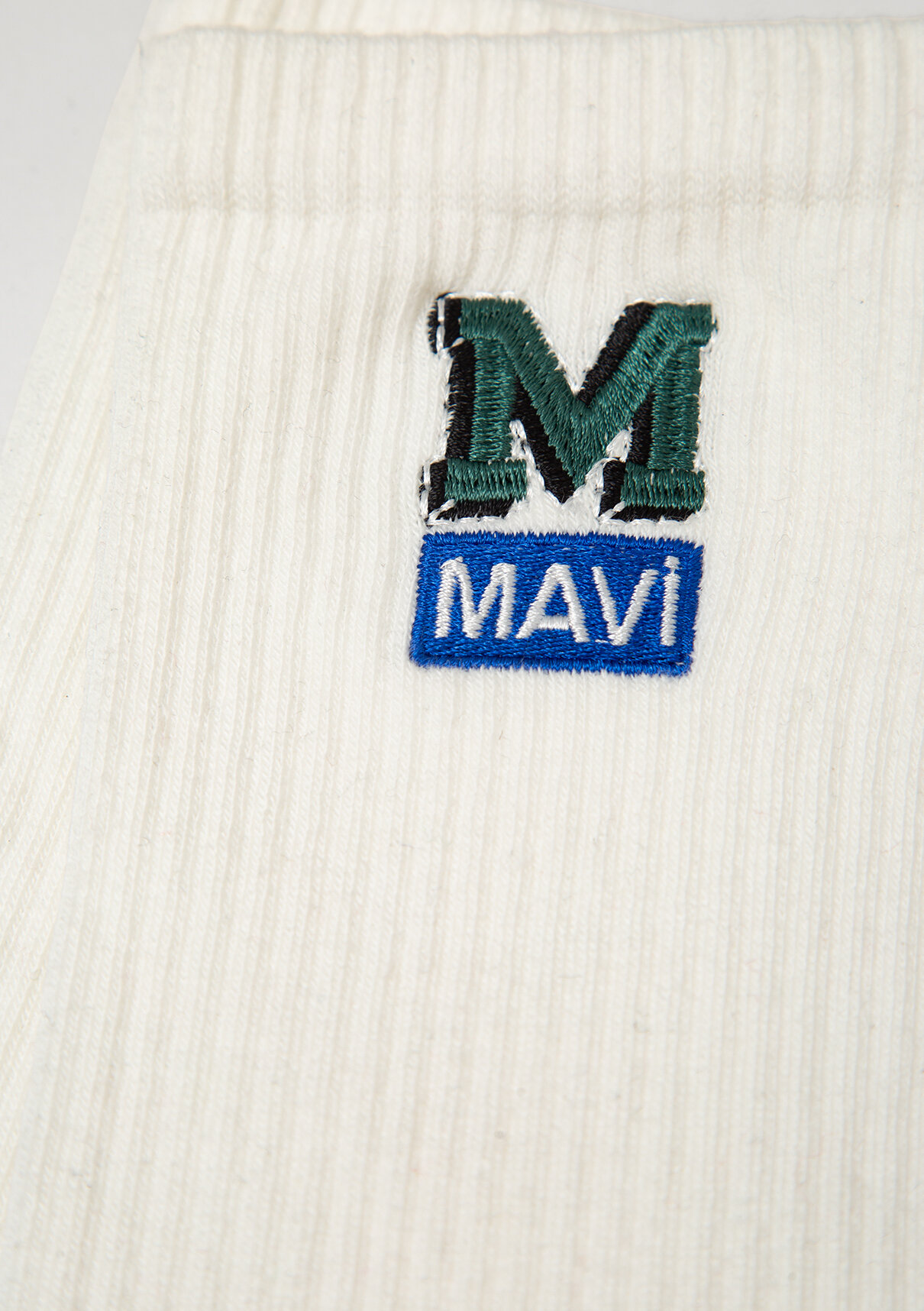 Mavi M Logo İşlemeli Ekru Soket Çorap görsel 2