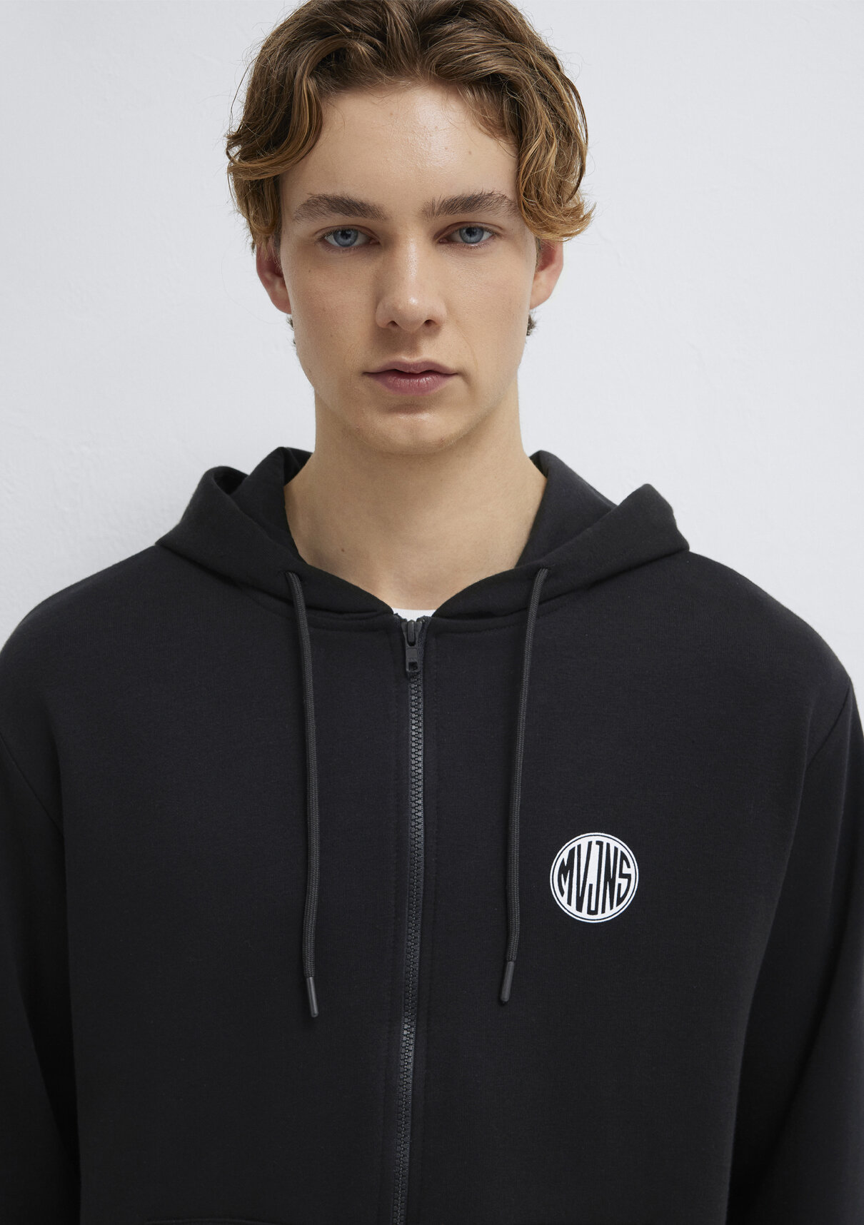Mavi MVJNS Logo Baskılı Fermuarlı Kapüşonlu Siyah Sweatshirt görsel 6