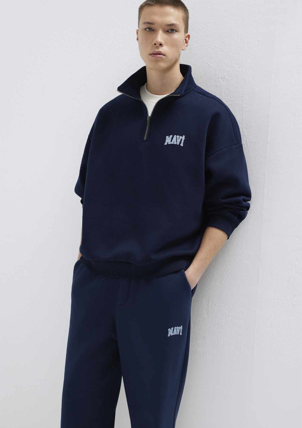 Mavi Logo Baskılı Yarı Fermuarlı Lacivert Sweatshirt