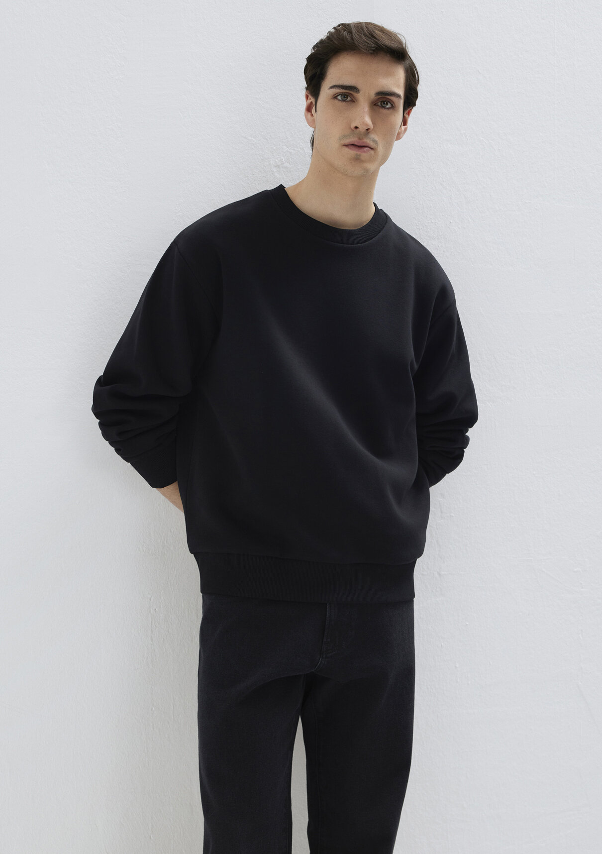 Mavi Bisiklet Yaka Siyah Basic Sweatshirt