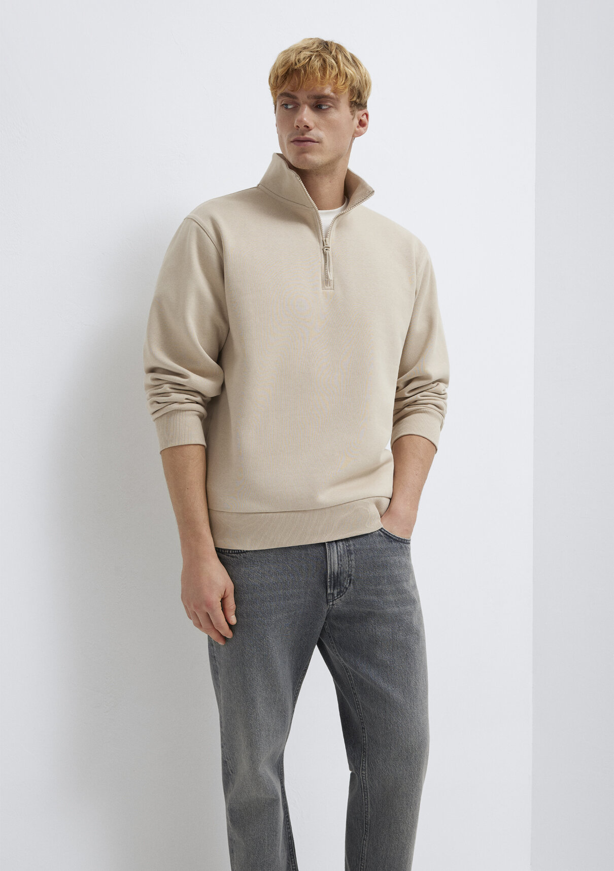 Mavi Yarı Fermuarlı Ekru Sweatshirt