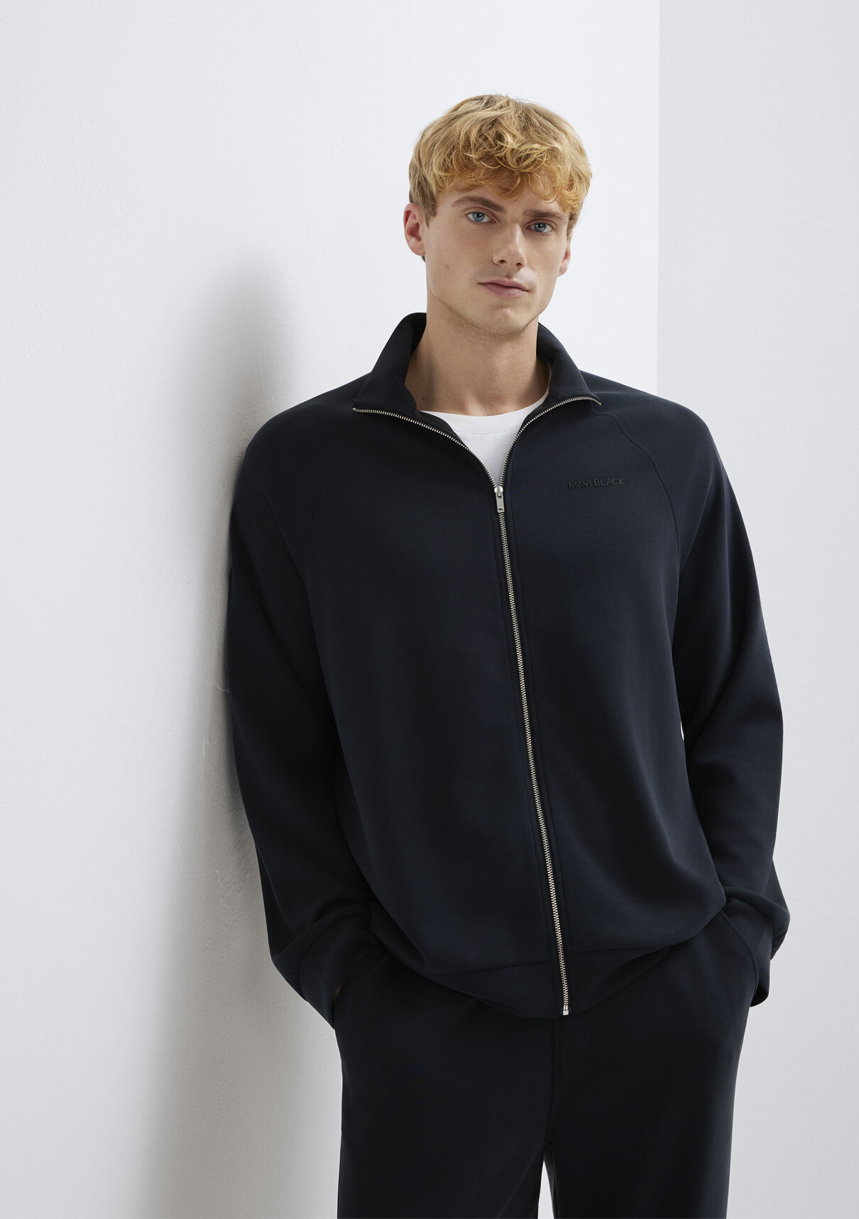 Mavi Soft-Premium Siyah (TENCEL™) Modal Karışımlı Fermuarlı Sweatshirt görsel 2