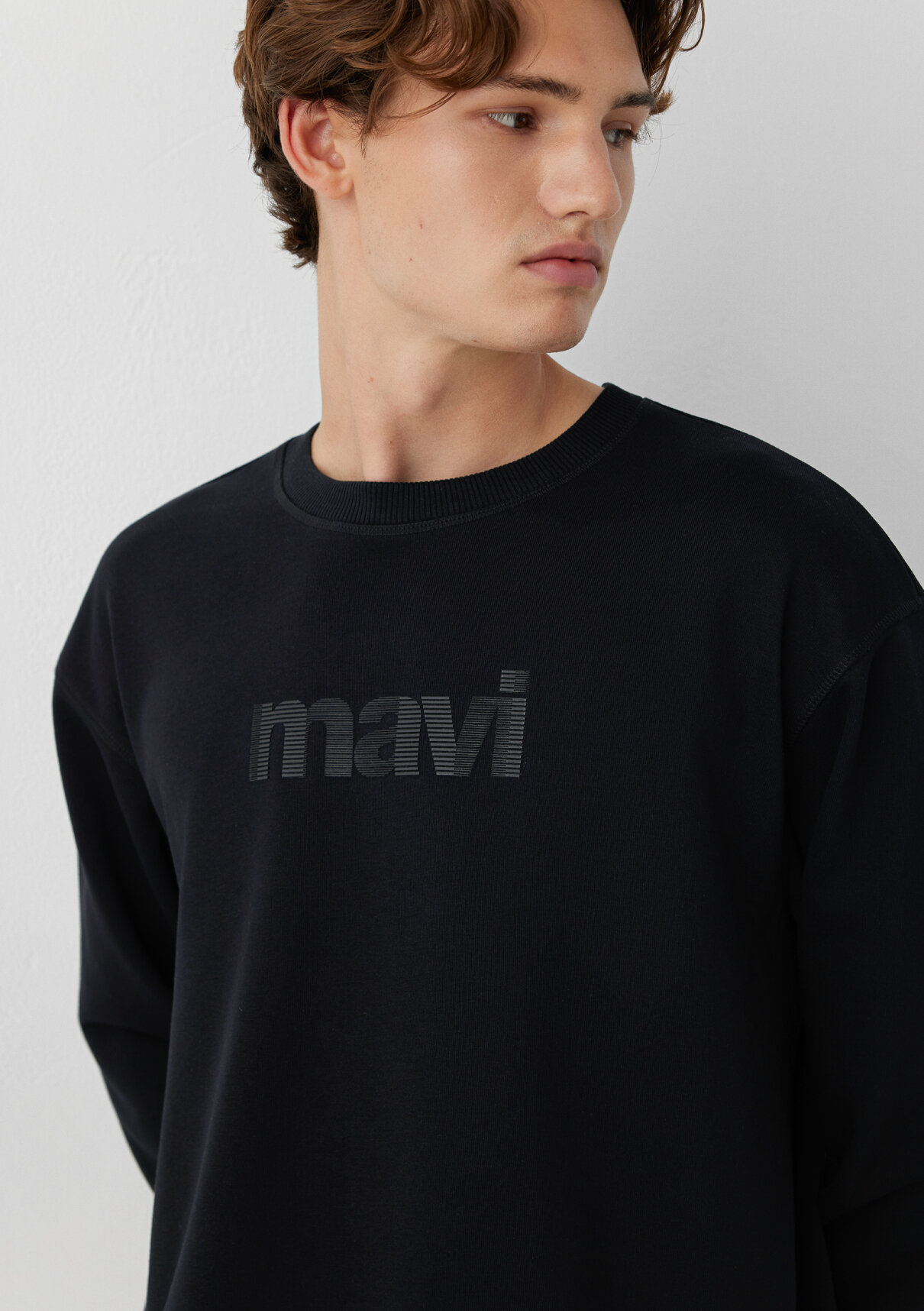 Mavi Logo Baskılı Bisiklet Yaka Siyah Sweatshirt görsel 2