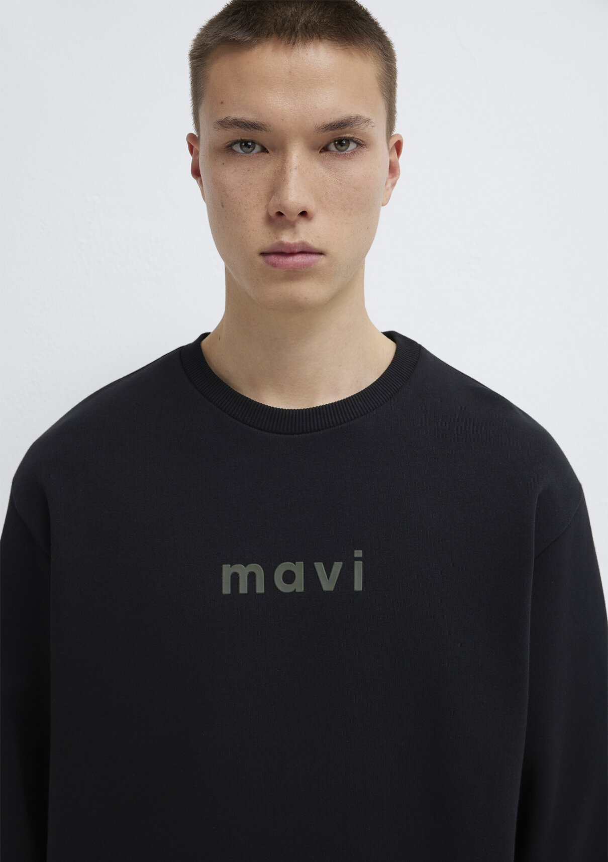 Mavi Logo Baskılı Siyah Sweatshirt görsel 7
