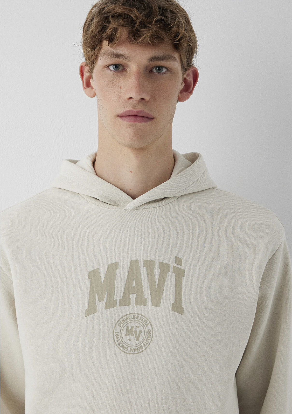 Mavi Logo Baskılı Kapüşonlu Bej Sweatshirt görsel 6