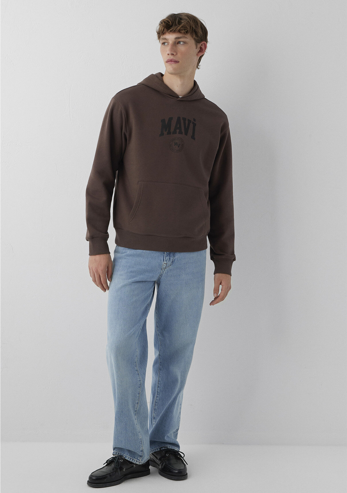 Mavi Logo Baskılı Kapüşonlu Kahverengi Sweatshirt görsel 2