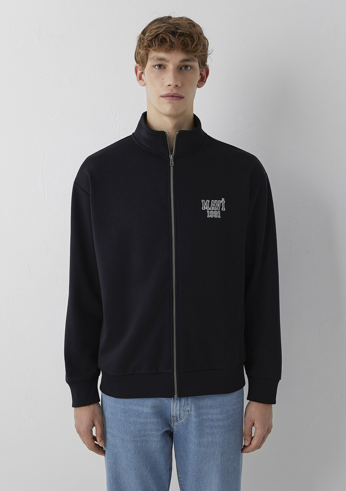 Mavi Logo Baskılı Fermuarlı Siyah Sweatshirt görsel 3