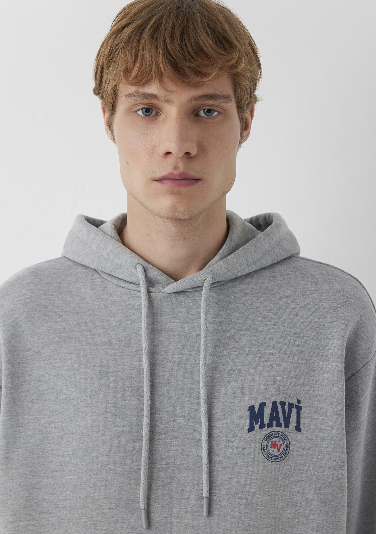 Mavi Logo Baskılı Kapüşonlu Gri Sweatshirt görsel 6