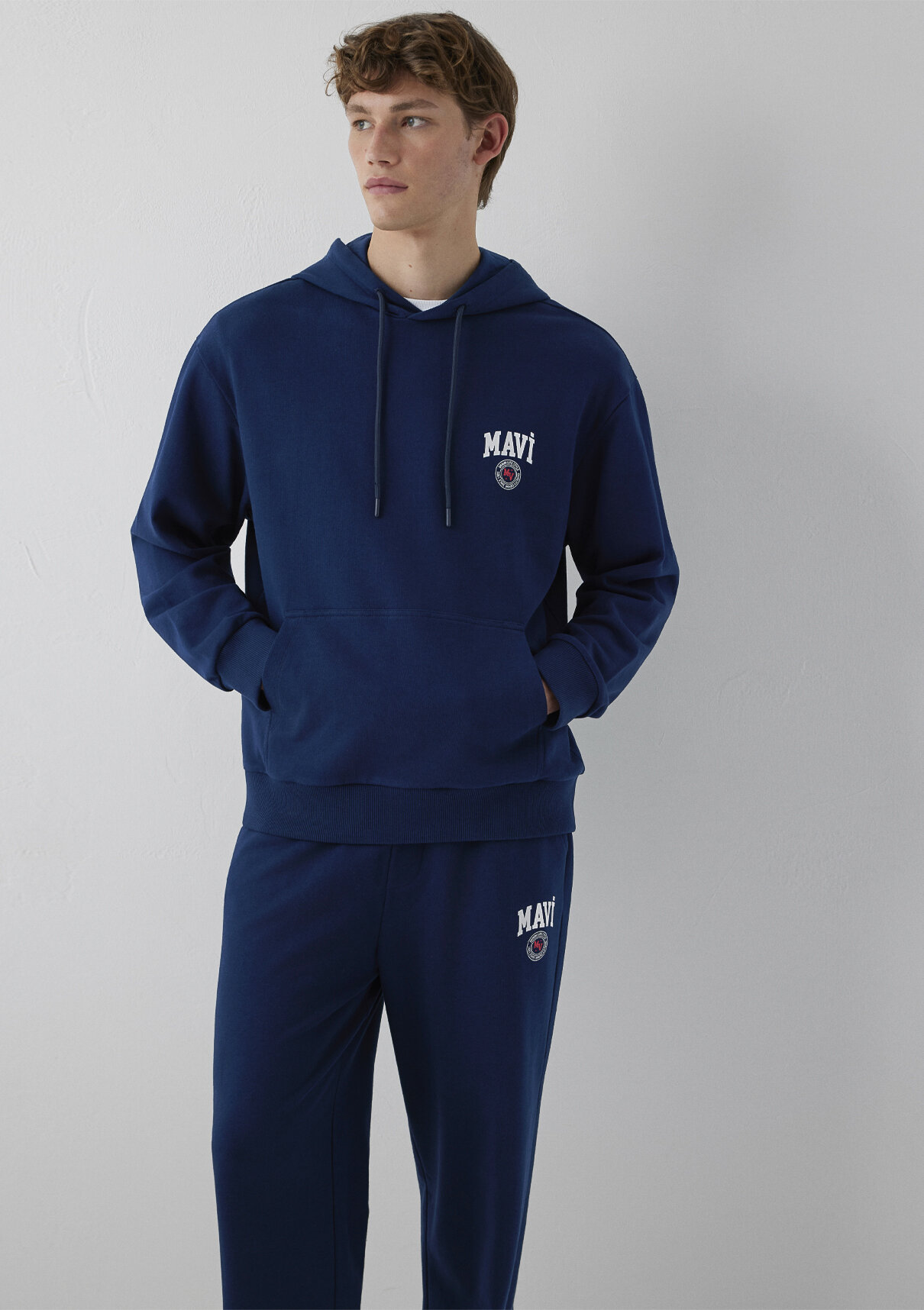 Mavi Logo Baskılı Kapüşonlu Lacivert Sweatshirt görsel 3