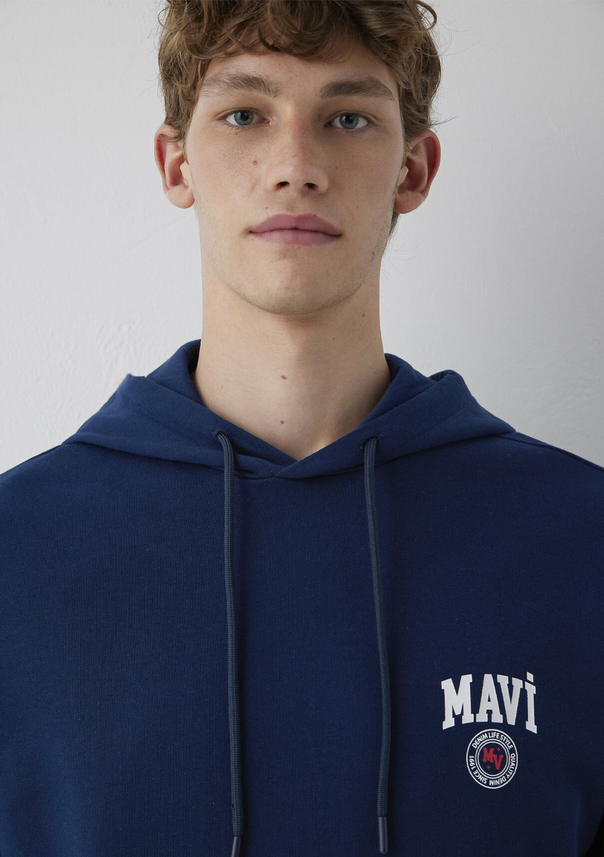 Mavi Logo Baskılı Kapüşonlu Lacivert Sweatshirt görsel 7