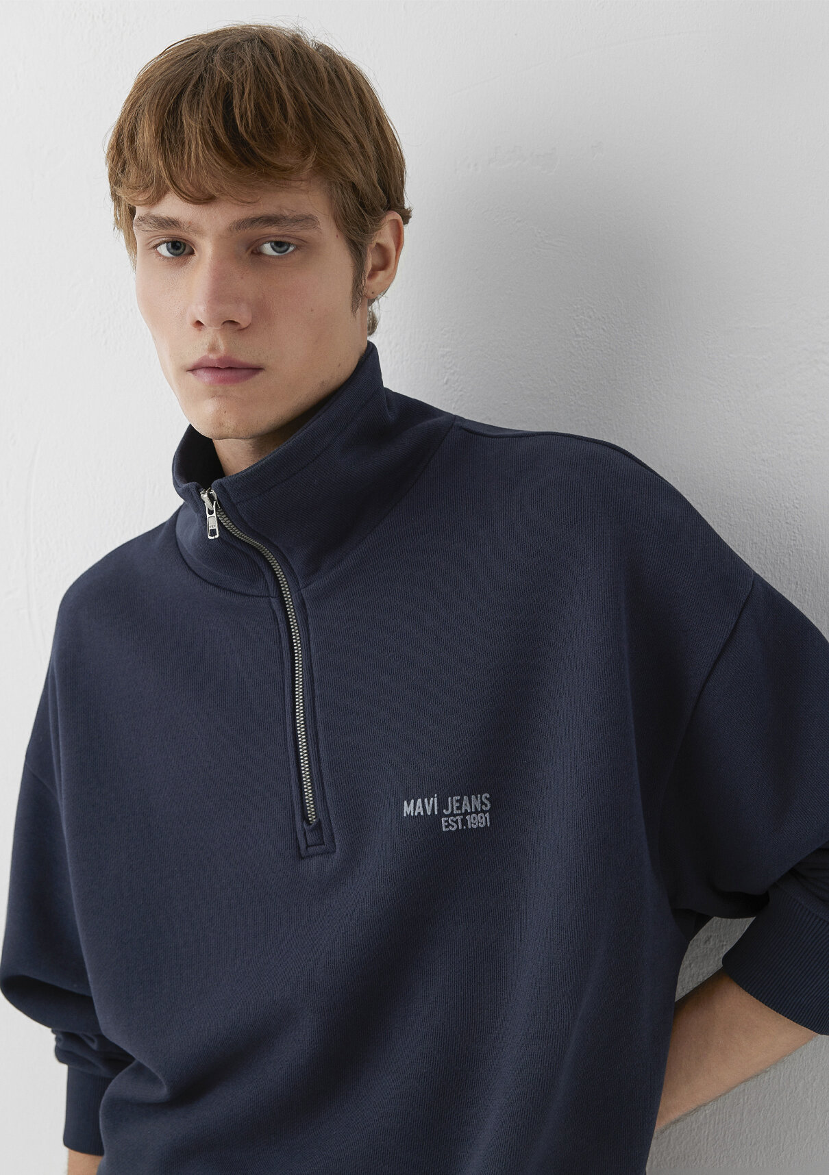 Mavi Logo Baskılı Yarı Fermuarlı Lacivert Sweatshirt
