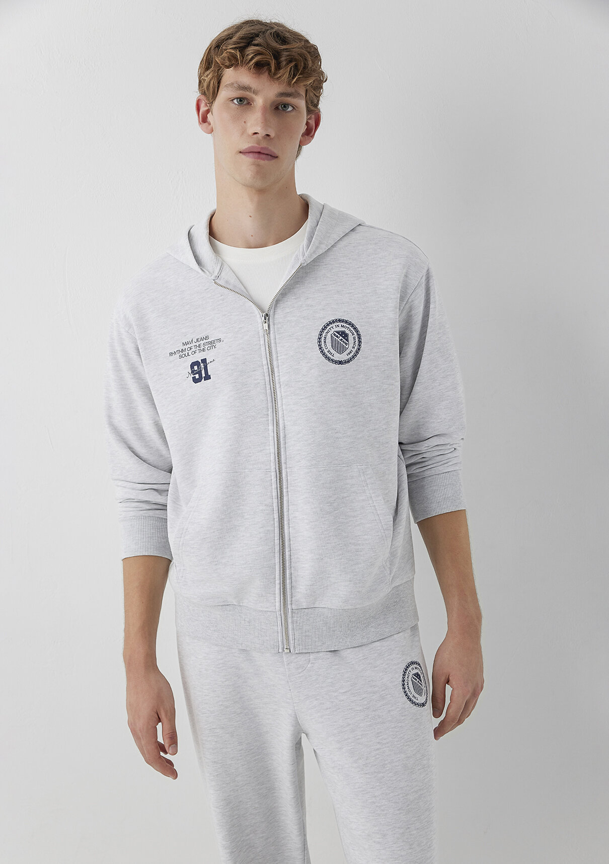 Mavi Logo Baskılı Kapüşonlu Fermuarlı Gri Sweatshirt