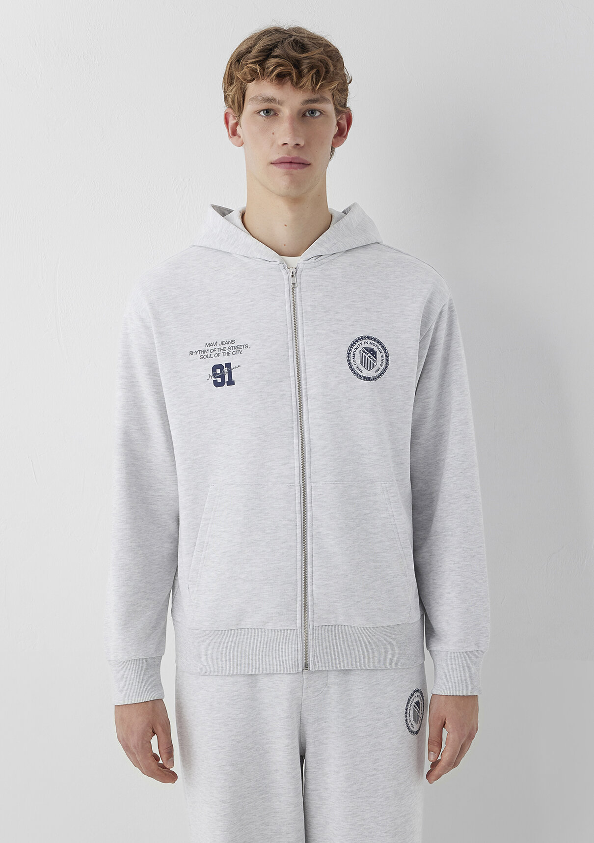 Mavi Logo Baskılı Kapüşonlu Fermuarlı Gri Sweatshirt görsel 3