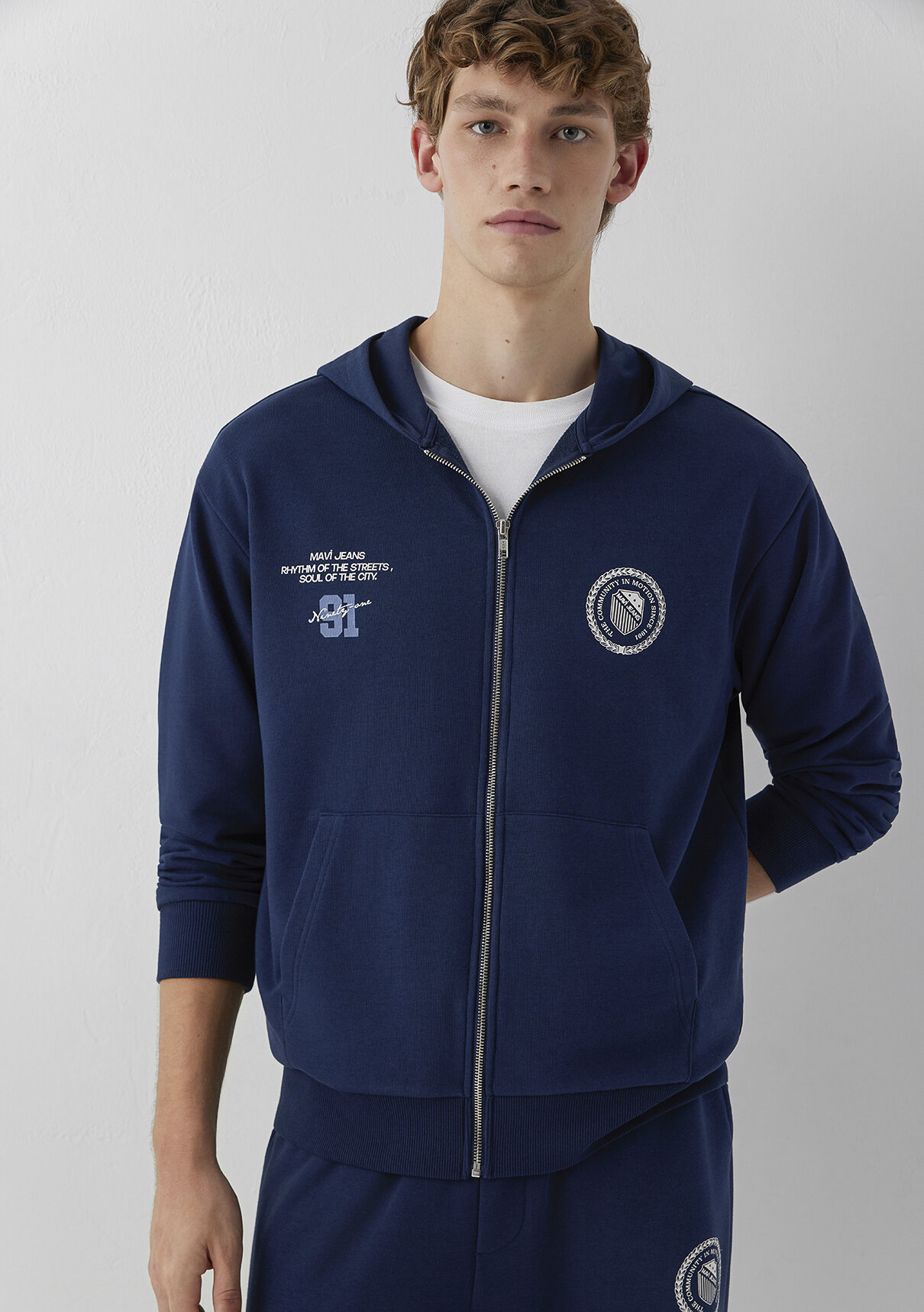 Mavi Logo Baskılı Kapüşonlu Fermuarlı Lacivert Sweatshirt