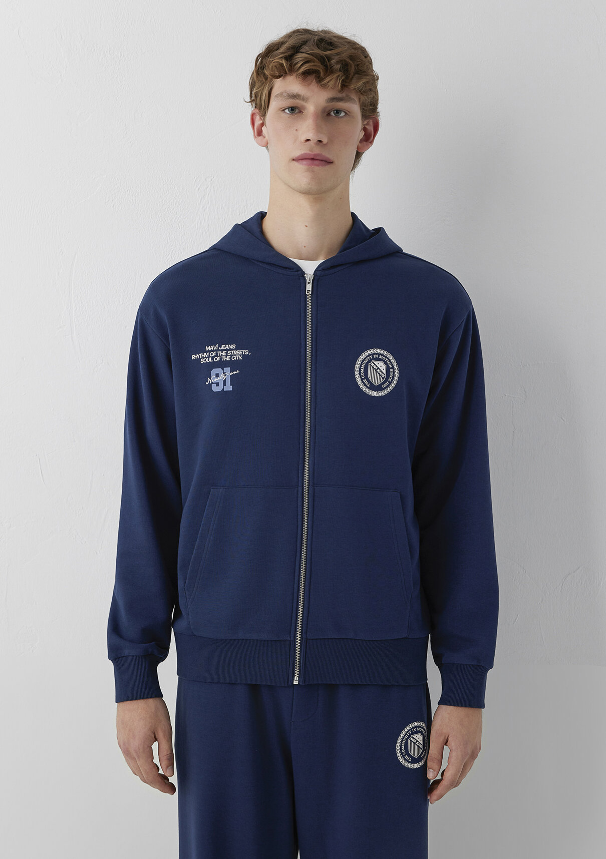 Mavi Logo Baskılı Kapüşonlu Fermuarlı Lacivert Sweatshirt görsel 3