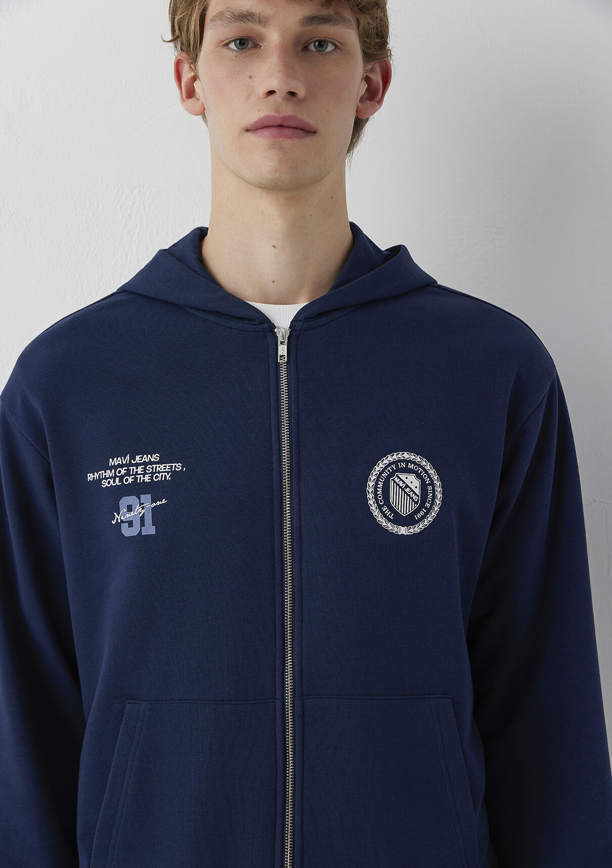 Mavi Logo Baskılı Kapüşonlu Fermuarlı Lacivert Sweatshirt görsel 6
