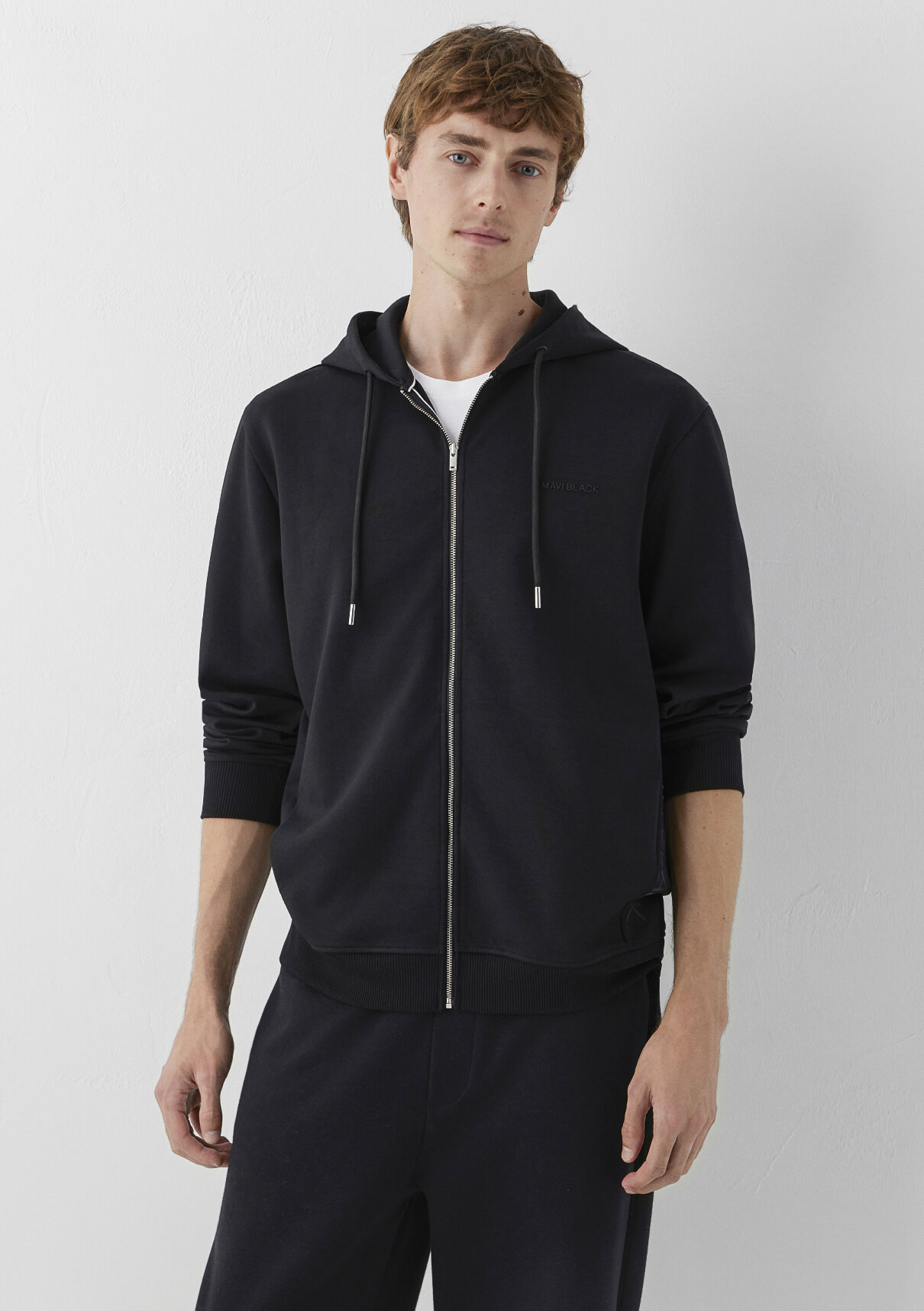 Mavi Kapüşonlu Siyah Sweatshirt görsel 2