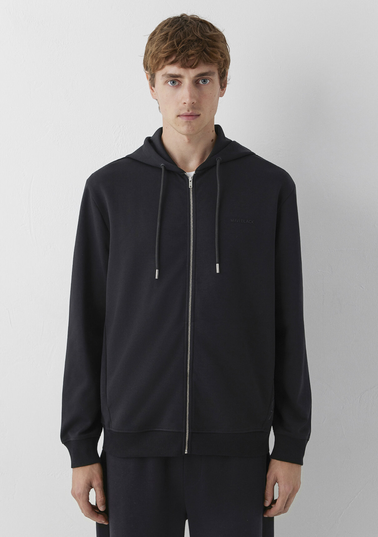 Mavi Kapüşonlu Siyah Sweatshirt görsel 3