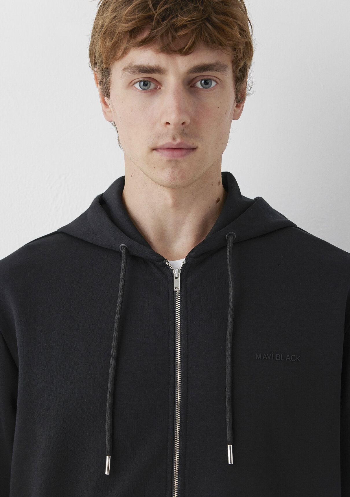 Mavi Kapüşonlu Siyah Sweatshirt görsel 6