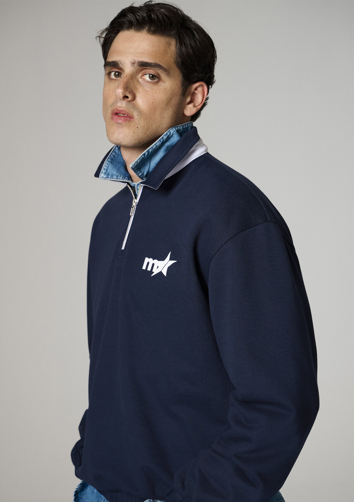 Mavi Kenan Yıldız x Mavi Baskılı Lacivert Polo Sweatshirt görsel 2