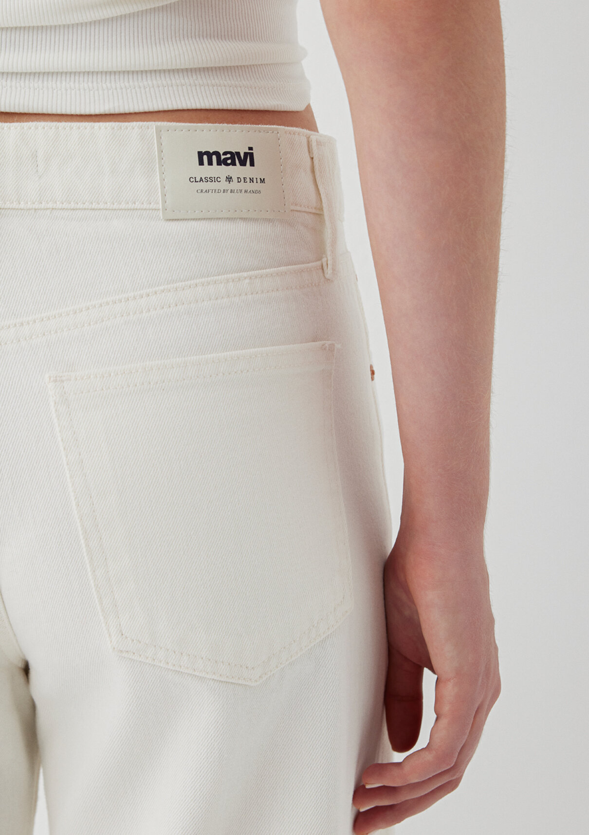 Mavi Classic Denim Kırık Beyaz Jean Pantolon görsel 8