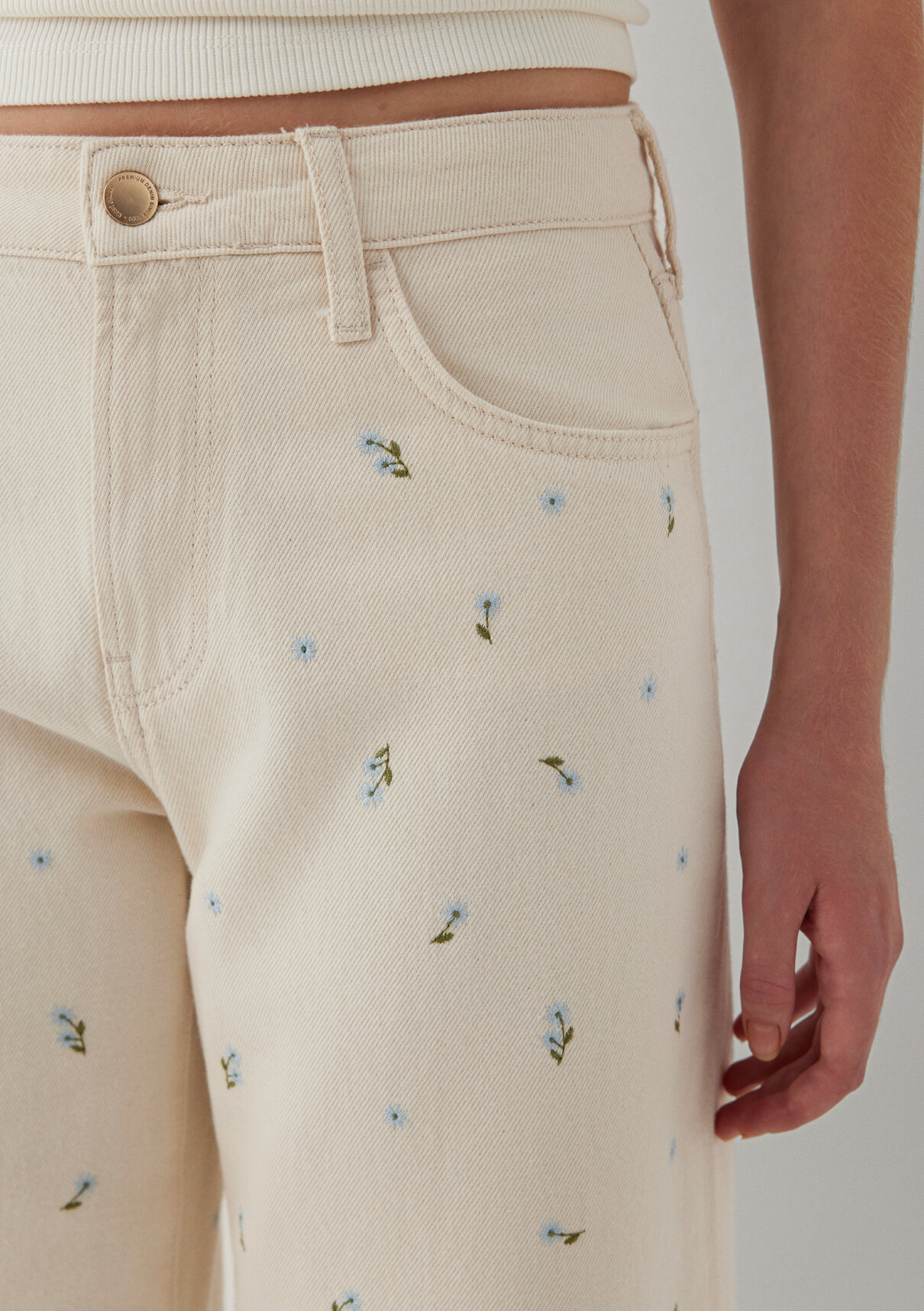 Mavi Premium Blue Çiçek Nakışlı Ekru Jean Pantolon görsel 7
