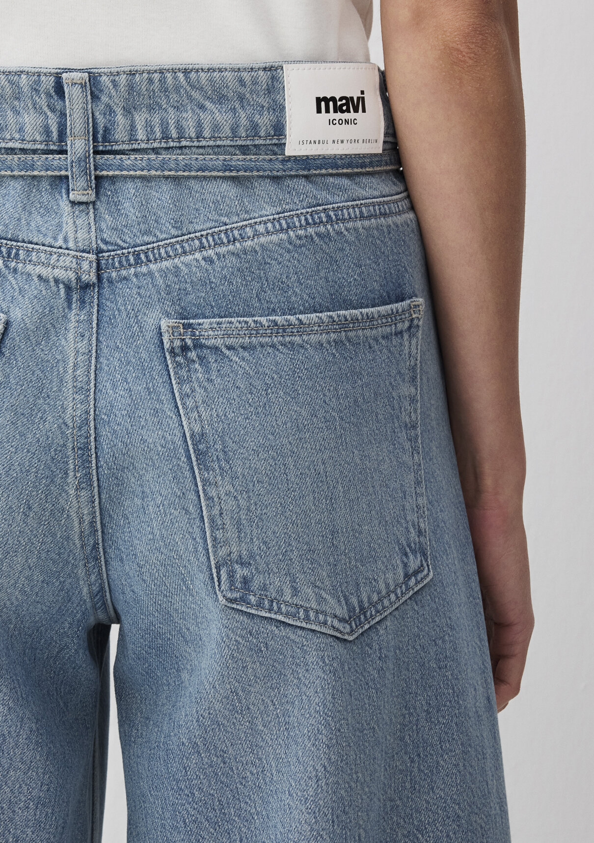 Mavi Iconic Gölgeli Indigo Mavisi Jean Pantolon görsel 7