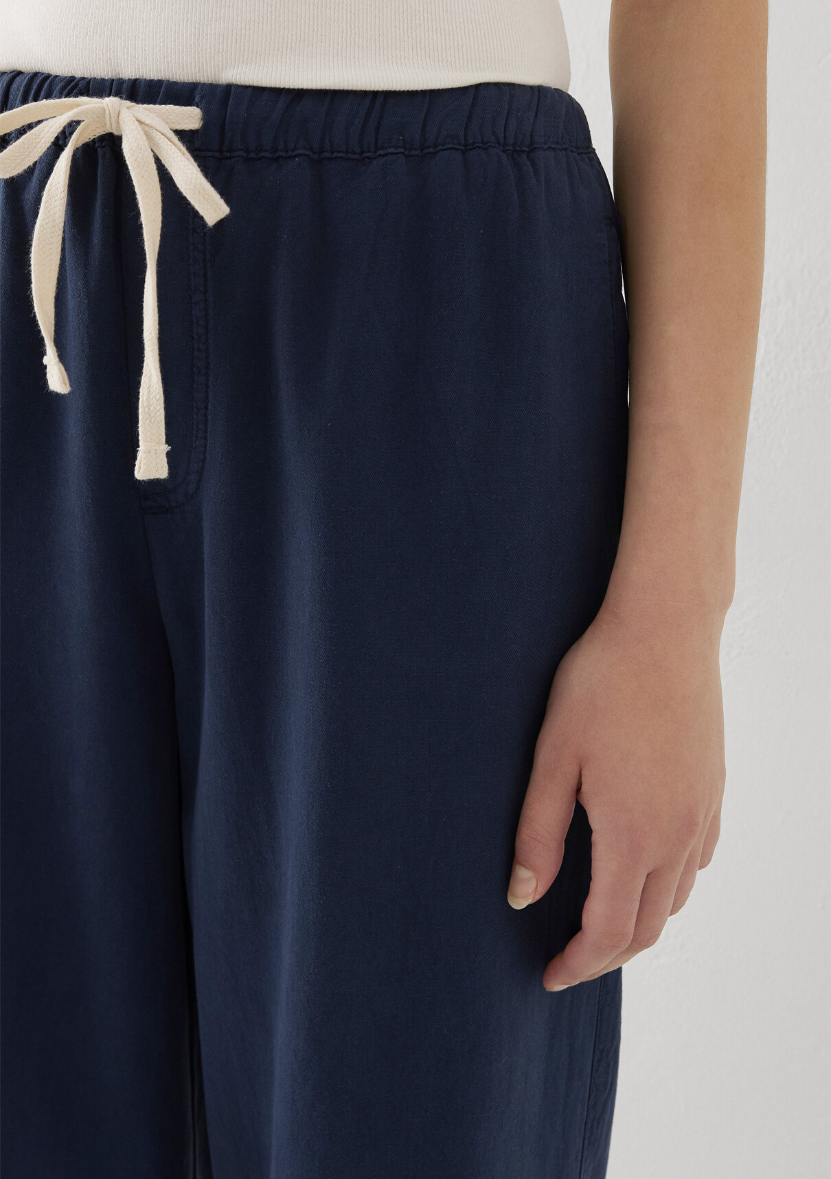 Mavi (Tencel TM) Lyocell Karışımlı Bağcıklı Lacivert Pantolon görsel 6