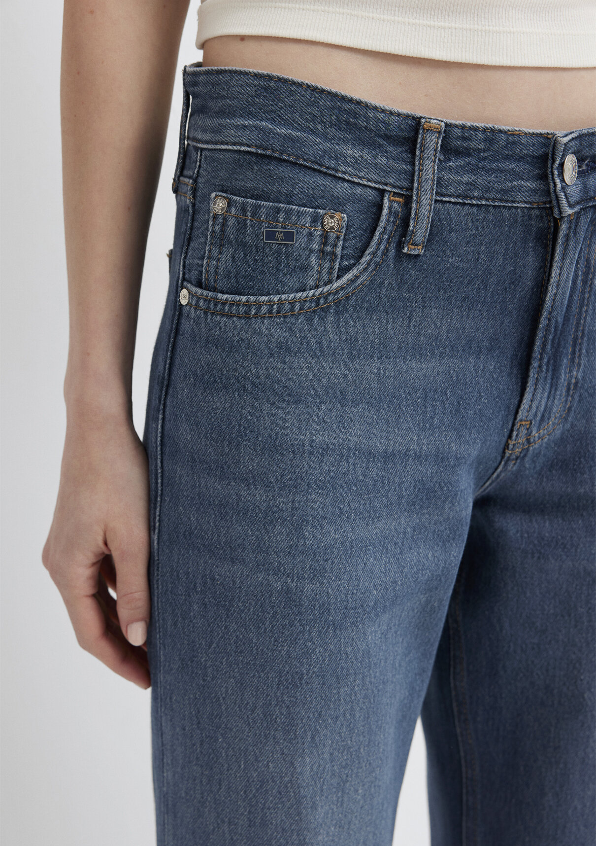 Mavi Classic Denim Puslu Koyu Mavi Jean Pantolon görsel 8